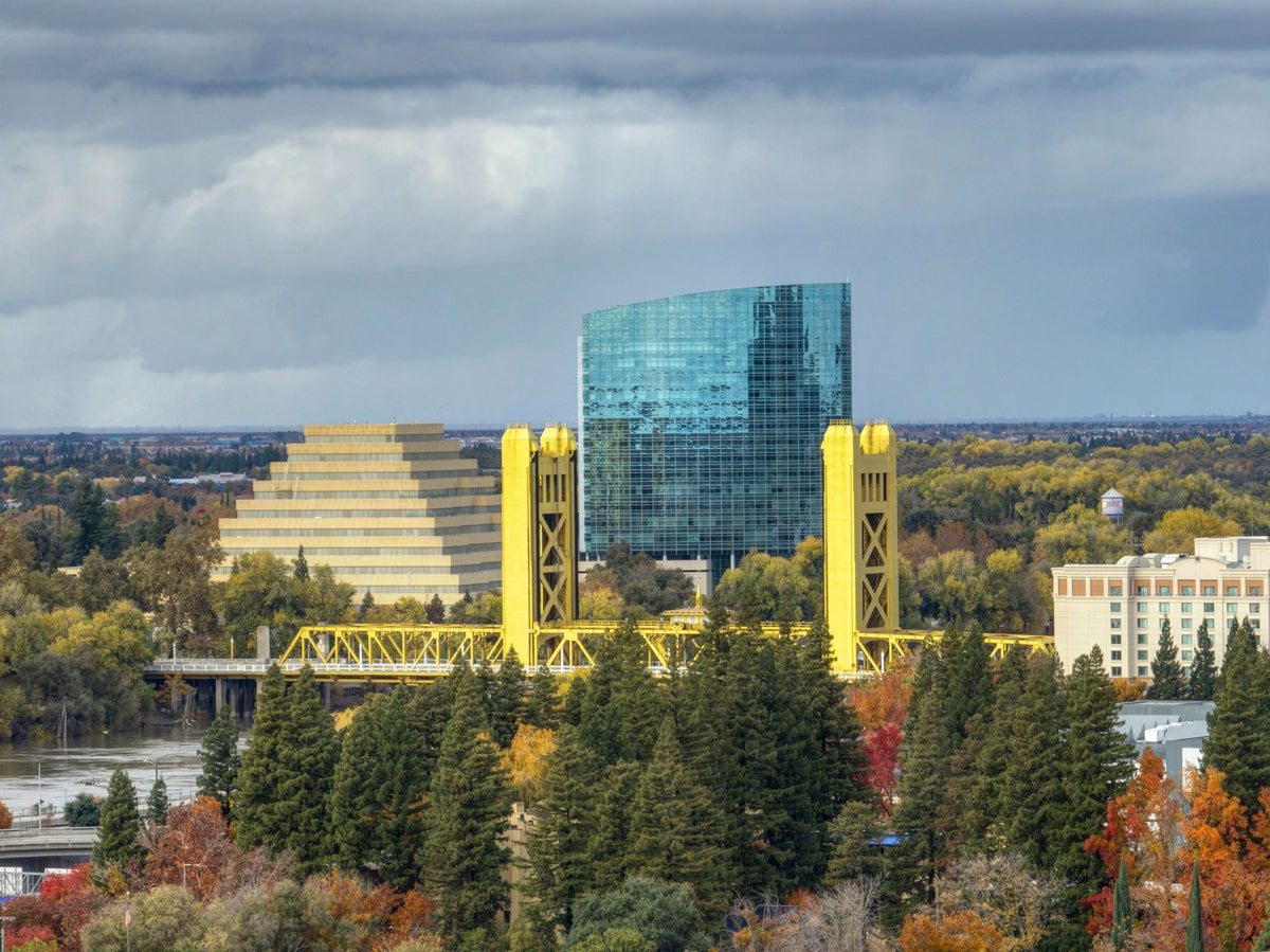 Sacramento's Tower Bridge in fall colors, Sacramento, California